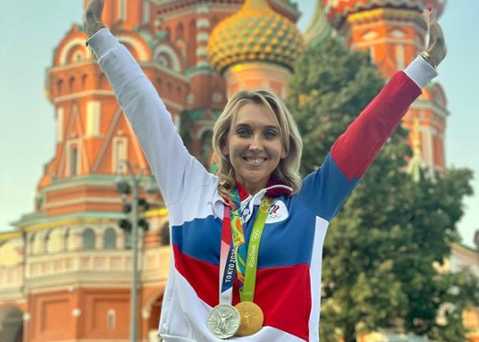 Елена Веснина с олимпийскими медалями