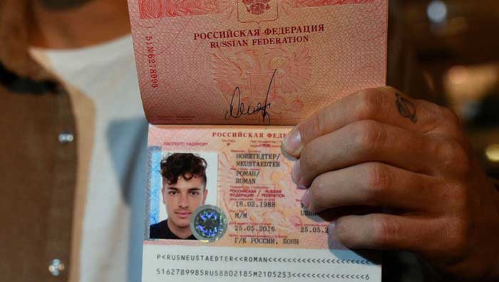 Роман Нойштедтер российский паспорт