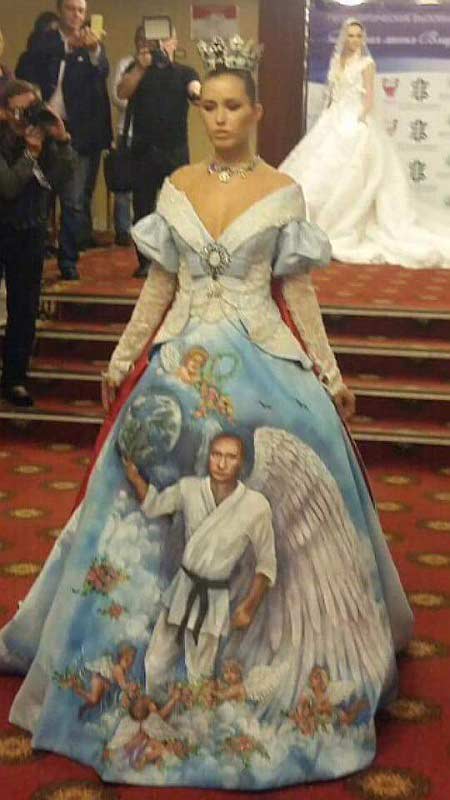 платье Путин ангел