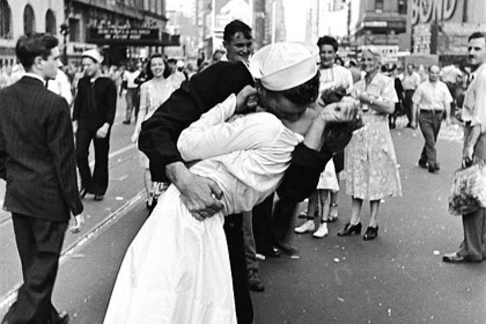 Поцелуй на Таймс-сквер