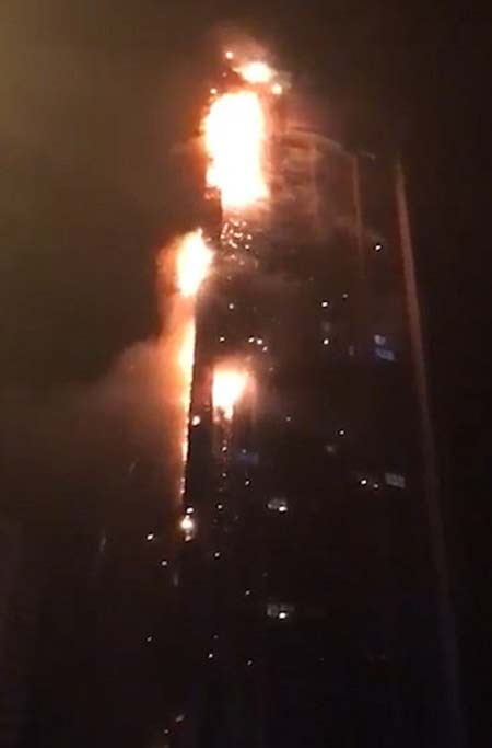 Пожар в Marina Torch 2