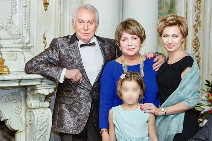 Ирина Володина с родителями