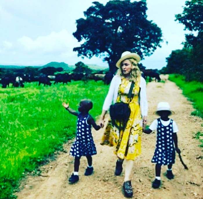Мадонна сестры близнецы Малави 3