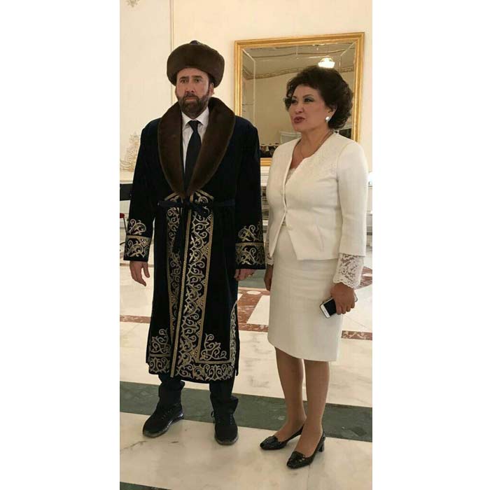 Николас Кейдж в казахском национальном костюме