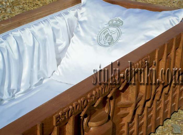 гроб с логотипом Реала