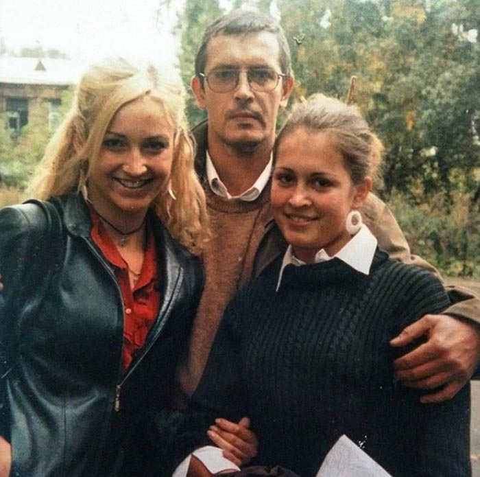 Ольга Бузова с отцом и сестрой Анной