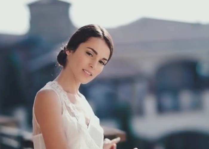 Сати Казанова кадр со свадебного видео