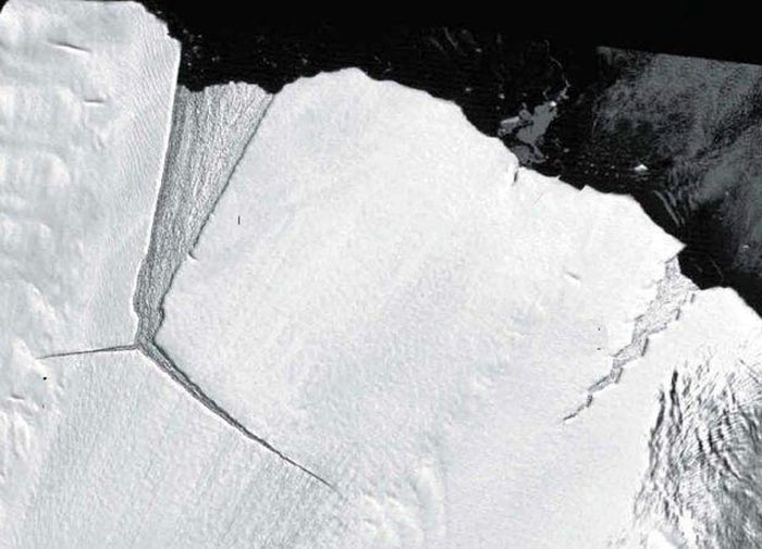 айсберг D28 весом 315 миллиардов тонн