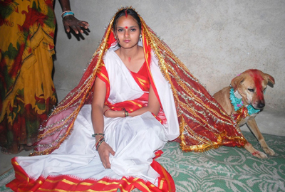 Индия Свадьба женщины и собаки 4
