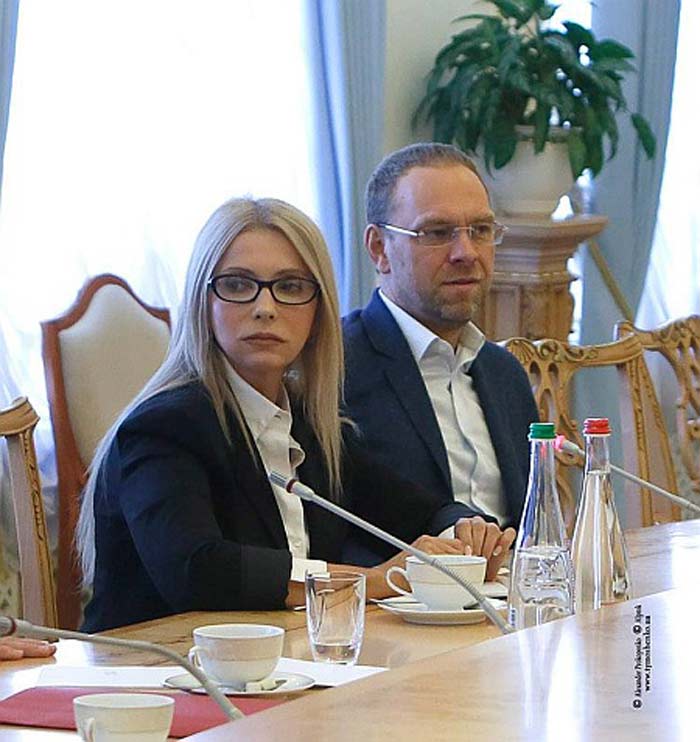 Юлия Тимошенко прямые волосы 4