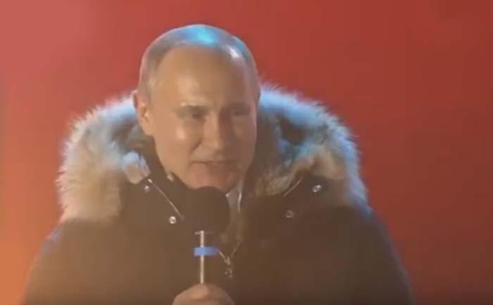 Владимир Путин выступает перед сторонниками