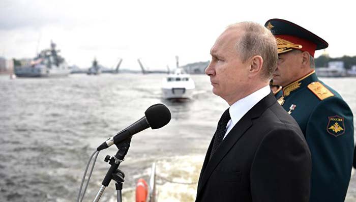 Владимир Путин парад в честь Дня ВМФ