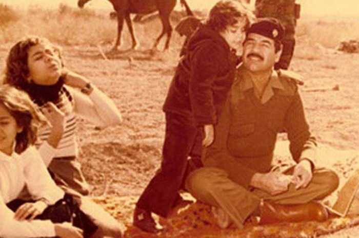 Саддам Хусейн с внуком Мустафой
