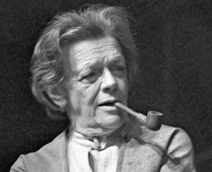 В конце 1980-х годов у Татьяны Пельтцер развились подозрительность и мания преследования Татьяна Пельтцер