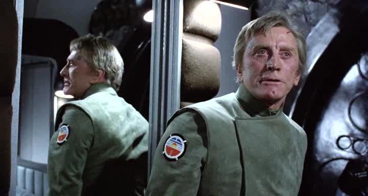 Кирк Дуглас в фильме Сатурн 3