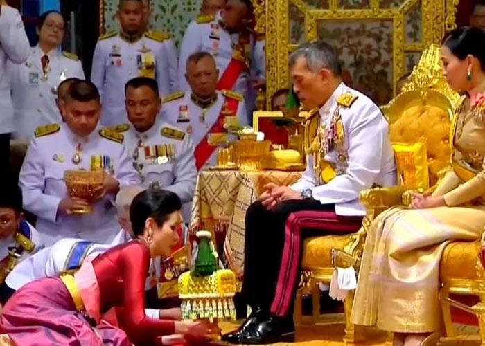 Король Таиланда и женщины