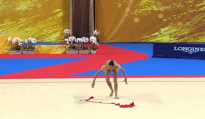 Дина Аверина потеряла ленту на Чемпионате мира 2018 года