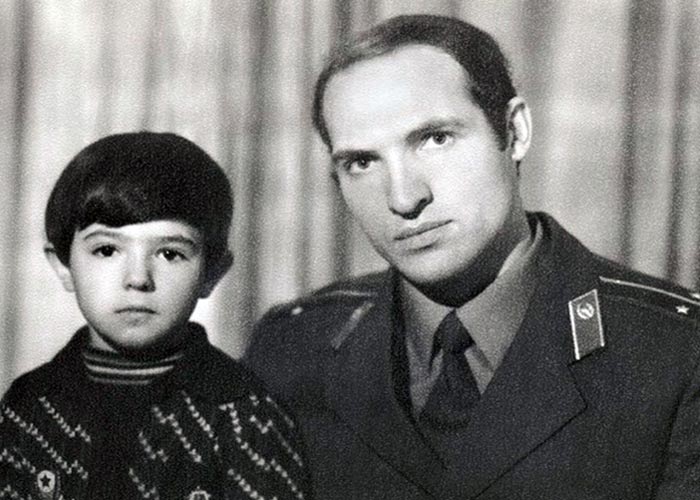 молодой Александр Лукашенко и сын Виктор