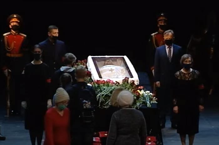 Похороны Василия Ланового 3