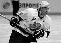 хоккеист Олег Смирнов
