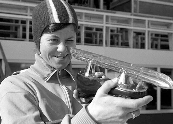 В возрасте 80 лет скончалась нидерландская конькобежка, олимпийская чемпионка 1968 года Анс Шут Анс Шут