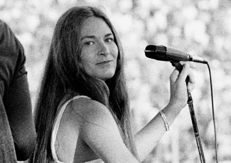 В возрасте 78 лет скончалась американская певица, участница рок-группы Grateful Dead Донна Джин Годшо Донна Джин Годшо