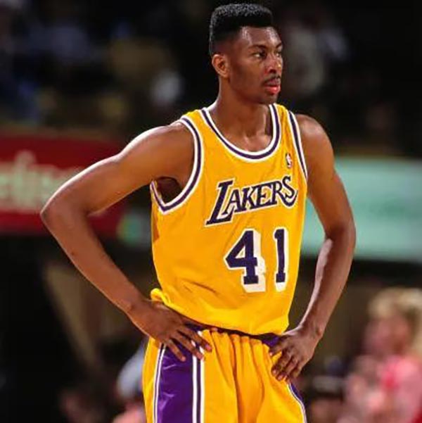 Элден Кэмпбелл