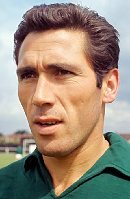 В возрасте 88 лет скончался португальский футболист, трехкратный чемпион Португалии, обладатель Кубка обладателей кубков УЕФА, бронзовый призёр чемпионата мира 1966 года Эрнешту Фигейреду Эрнешту Фигейреду