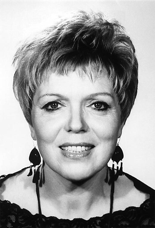 В возрасте 76 лет скончалась советская и российская актриса театра и кино, театральный режиссер, народная артистка Российской Федерации Ирина Андрианова Ирина Андрианова