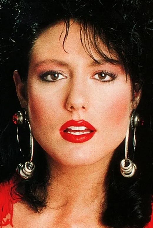 Джинна Файн