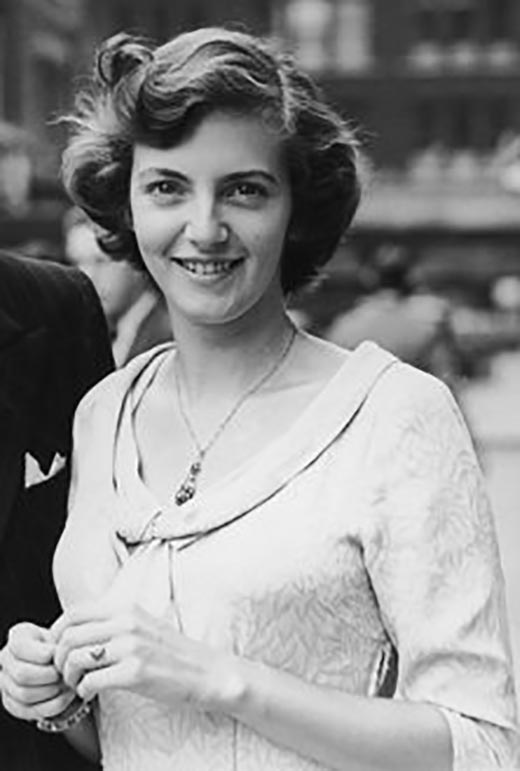 Джун Флуэтт