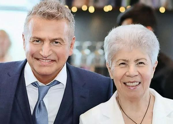 Леонид Агутин и мать Людмила Агутина Леонид Агутин и мать Людмила Агутина