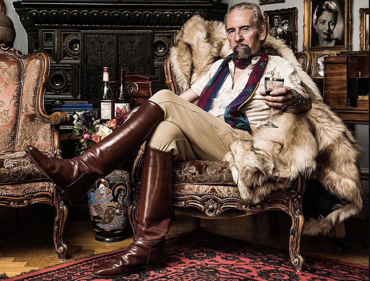 В возрасте 91 года скончался датский мошенник и самозванец, выдававший себя за маркиза, Марсель де Сад Марсель де Сад