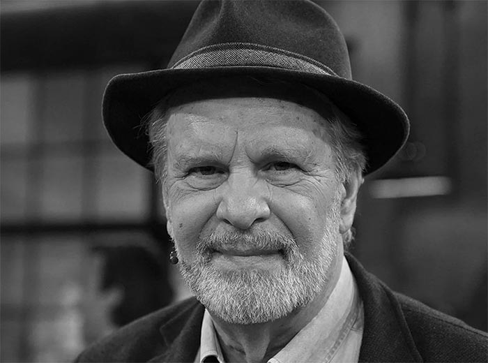 В возрасте 77 лет скончался немецкий актер и музыкант Петер Саттманн Петер Саттманн