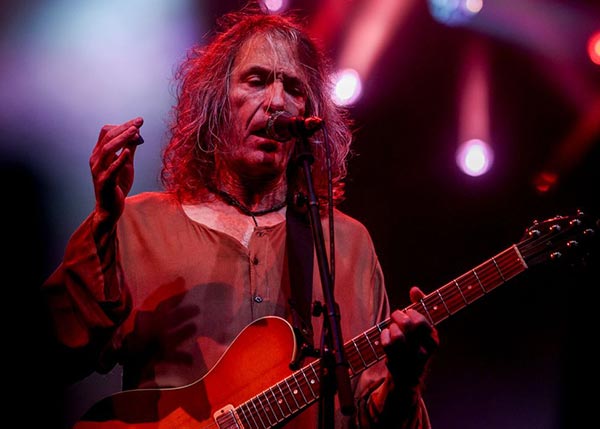 В возрасте 63 лет скончался испанский рок-музыкант и певец, автор песен, фронтмен и гитарист рок-группы Extremoduro Роберто Иньеста Роберто Иньеста