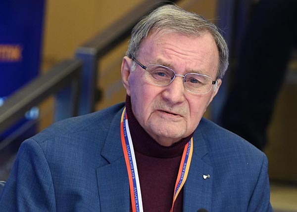 Станислав Тарасов