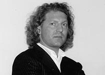 Александр Олейников