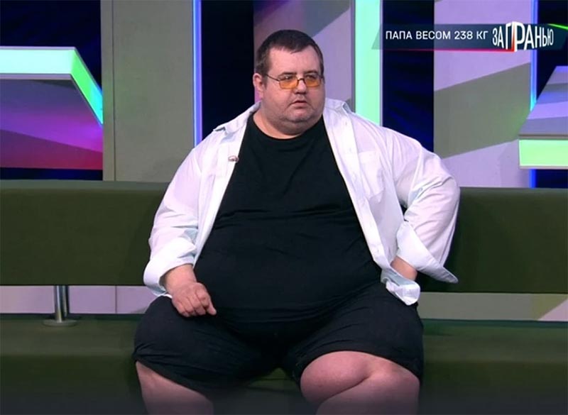В возрасте 45 лет скончался от ожирения Андрей Куражов, ставший широко известным после участия в программе «За гранью» на канале НТВ Андрей Куражов