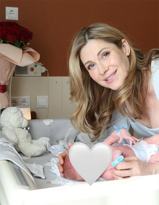 Анна Невская с новорожденным сыном