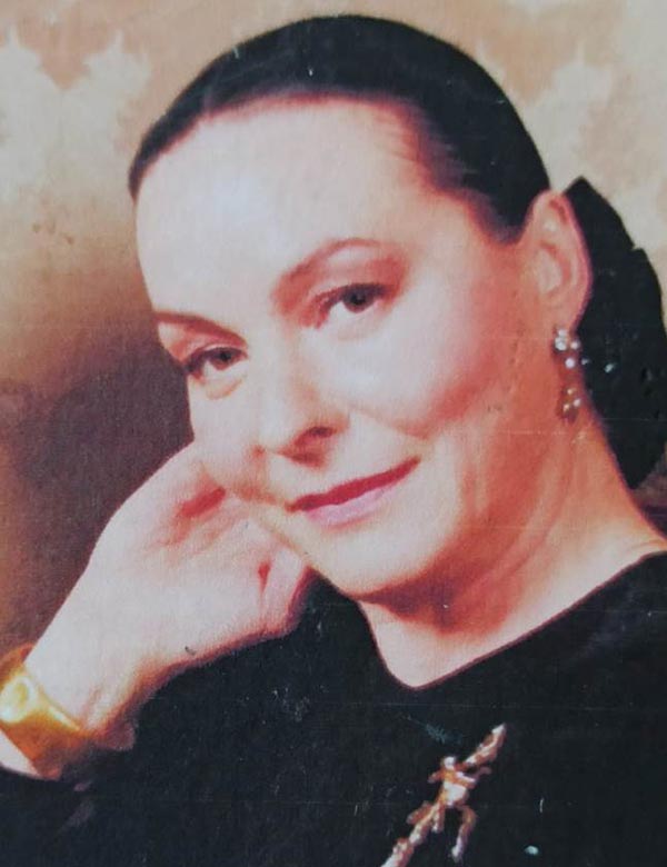 В возрасте 69 лет скончалась советская и российская актриса театра и кино, заслуженная артистка РФ Елена Глебова Елена Глебова
