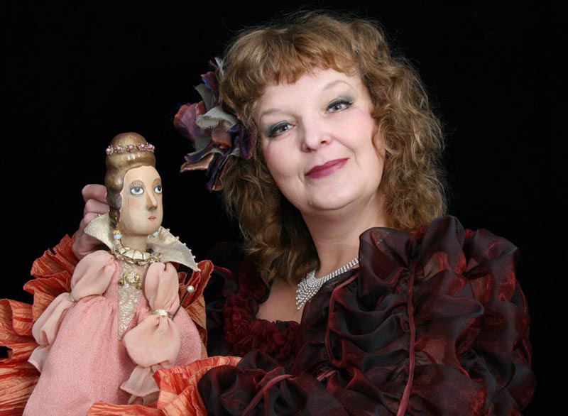 В возрасте 67 лет скончалась советская и российская театральная актриса, режиссер и драматург, заслуженная артистка России Елена Иванова Елена Иванова