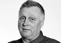 конькобежец Юрий Петров