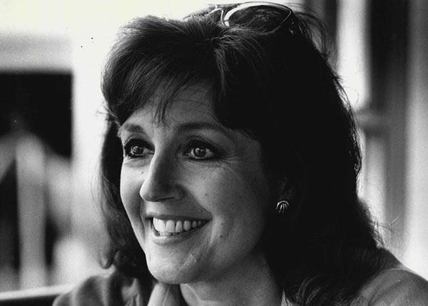 В возрасте 89 лет скончалась австралийская актриса театра и кино, певица, танцовщица, пианистка, театральный режиссёр и писательница Лоррейн Бэйли Лоррейн Бэйли