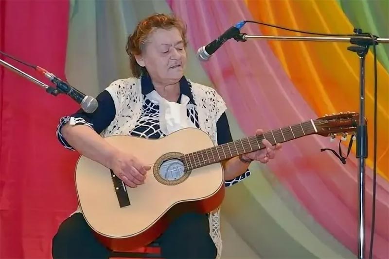 В возрасте 77 лет скончалась советская и российская поэтесса, поэт-песенник, бард, композитор Маргарита Котомцева Маргарита Котомцева