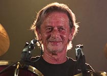 рок-музыкант Марк Кеннеди