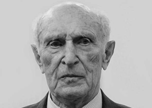 В возрасте 88 лет скончался советский тренер по волейболу, российский спортивный функционер, первый президент Всероссийской федерации волейбола, заслуженный тренер СССР Валентин Жуков Валентин Жуков