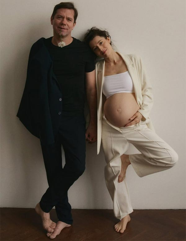 52-летний актер Владимир Селезнев и его 36-летняя жена Ангелина Селезнева ждут ребенка Владимир Селезнев и Ангелина Селезнева