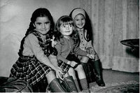 Моника Белуччи в детстве 3