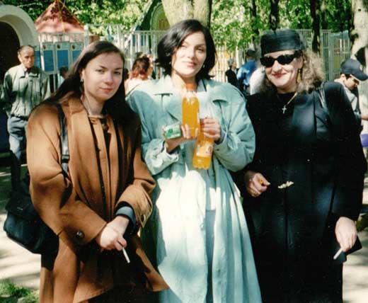 Анна Есенина с дочерьми Ободзинского