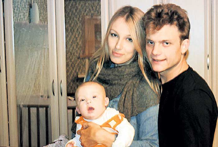 Евгений Ткачук и Марта Сорокина с дочерью Евой